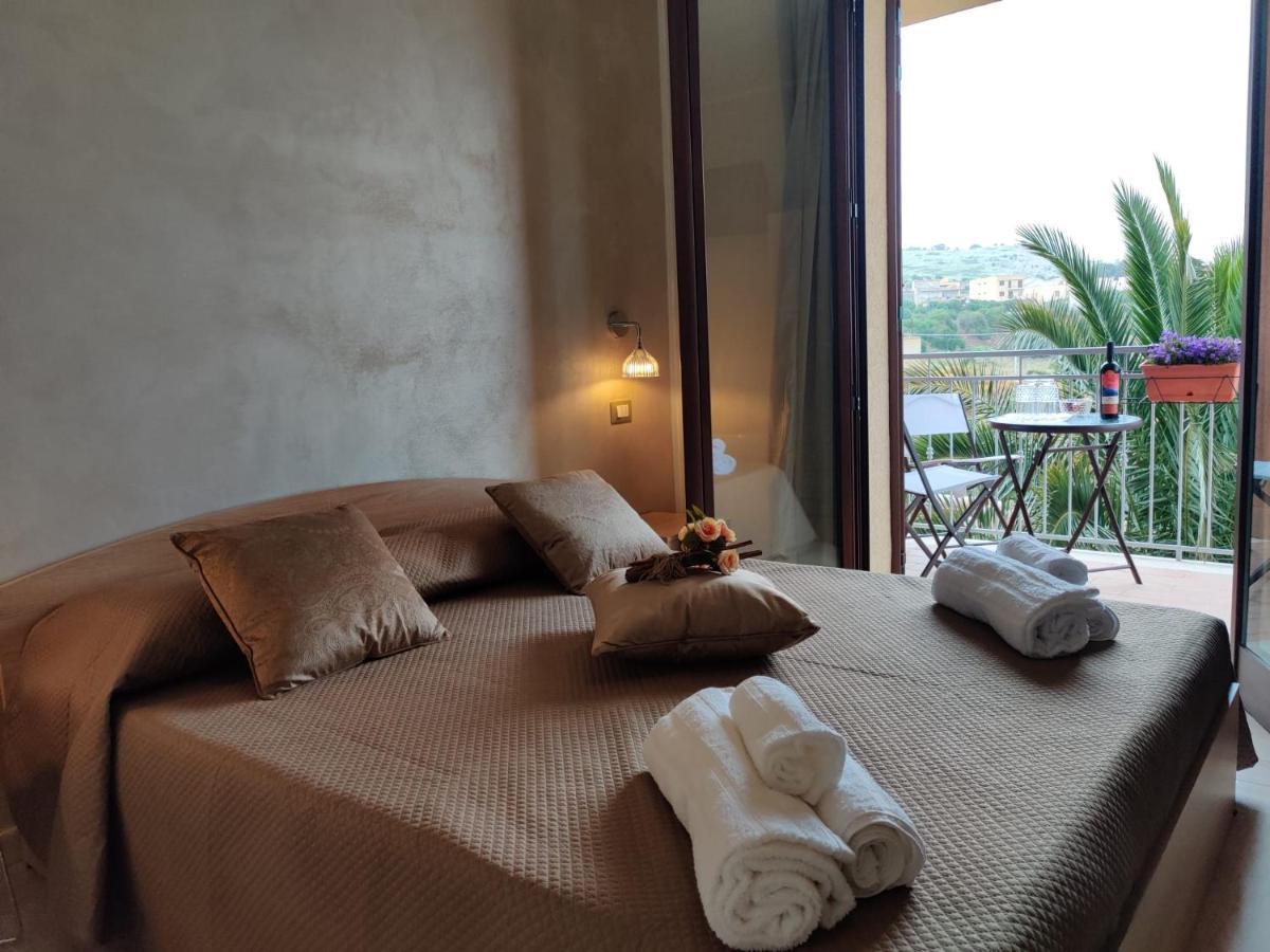 Raggi Di Sole Bed & Breakfast Кустоначи Екстериор снимка