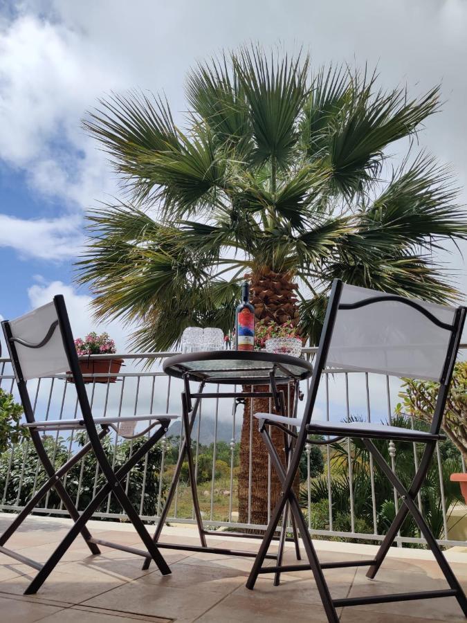 Raggi Di Sole Bed & Breakfast Кустоначи Екстериор снимка