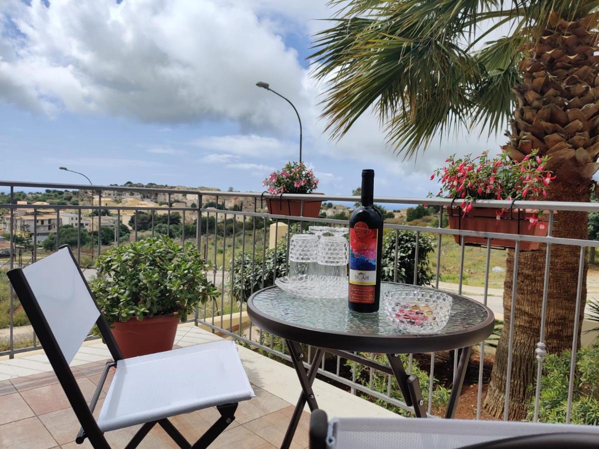 Raggi Di Sole Bed & Breakfast Кустоначи Екстериор снимка