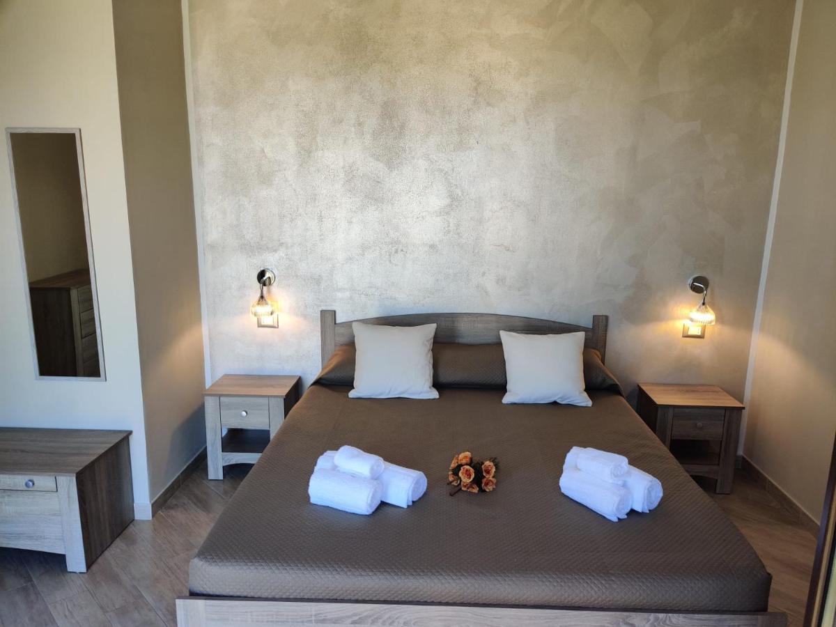 Raggi Di Sole Bed & Breakfast Кустоначи Екстериор снимка