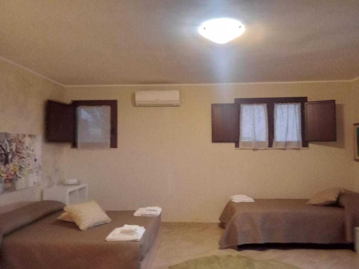 Raggi Di Sole Bed & Breakfast Кустоначи Екстериор снимка