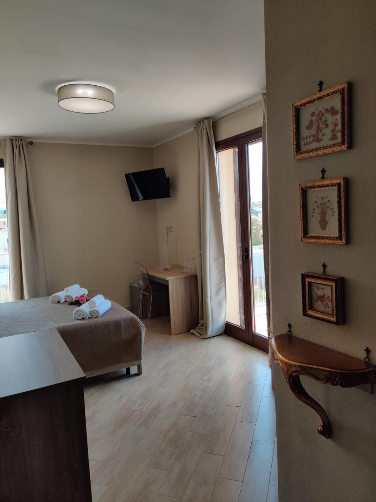 Raggi Di Sole Bed & Breakfast Кустоначи Екстериор снимка
