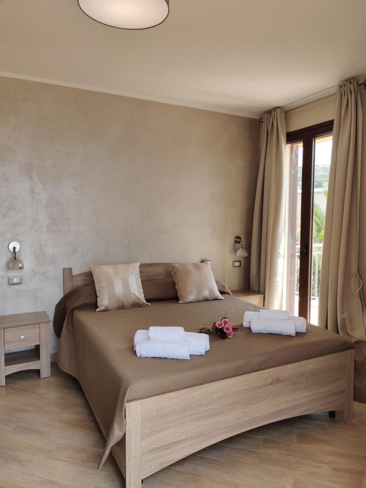 Raggi Di Sole Bed & Breakfast Кустоначи Екстериор снимка
